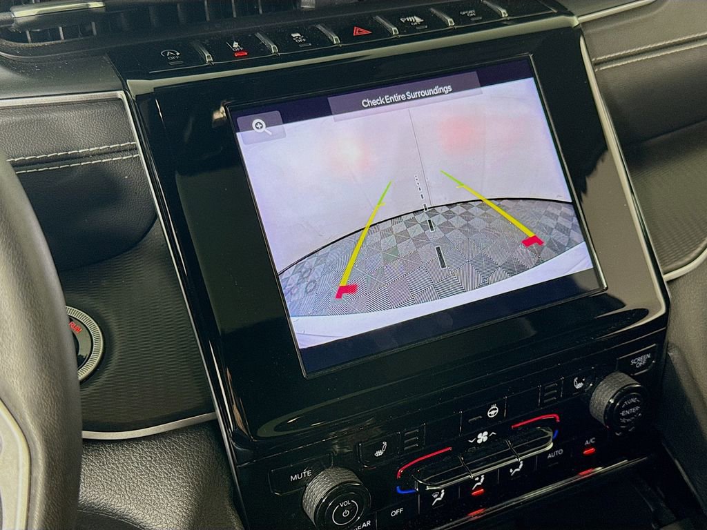 Used 2023 Jeep Grand Cherokee Altitude image 13