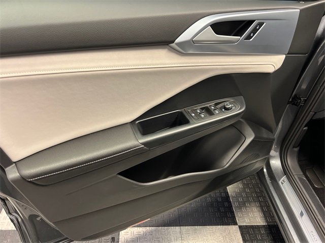 New 2026 Volkswagen Taos SE image 7