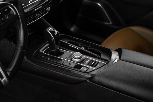 Used 2018 Maserati Levante image 21