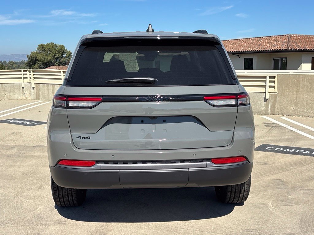 New 2027 Jeep Grand Cherokee Limited AWD/4WD image 5