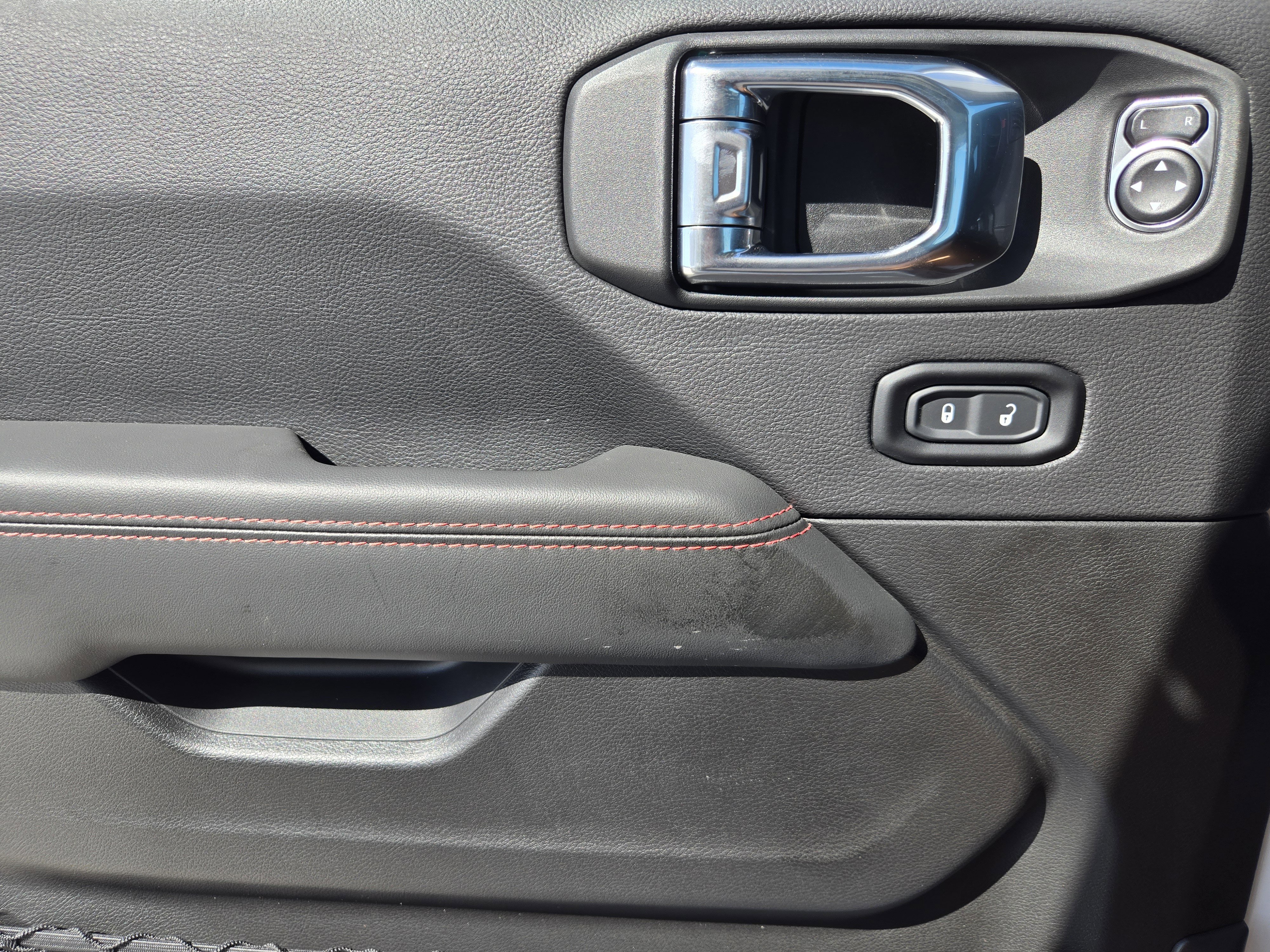 New 2025 Jeep Gladiator Rubicon w/ Convenience Group image 18