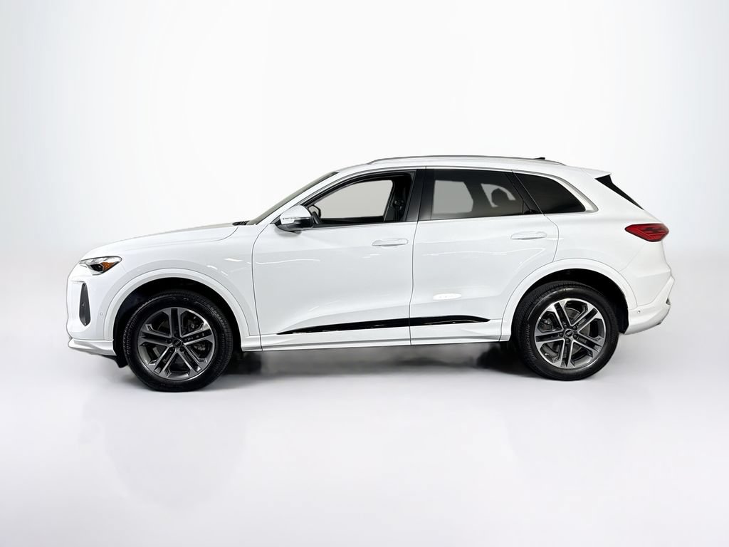Used 2025 Audi Q5 Premium w/ Convenience Package AWD/4WD image 2