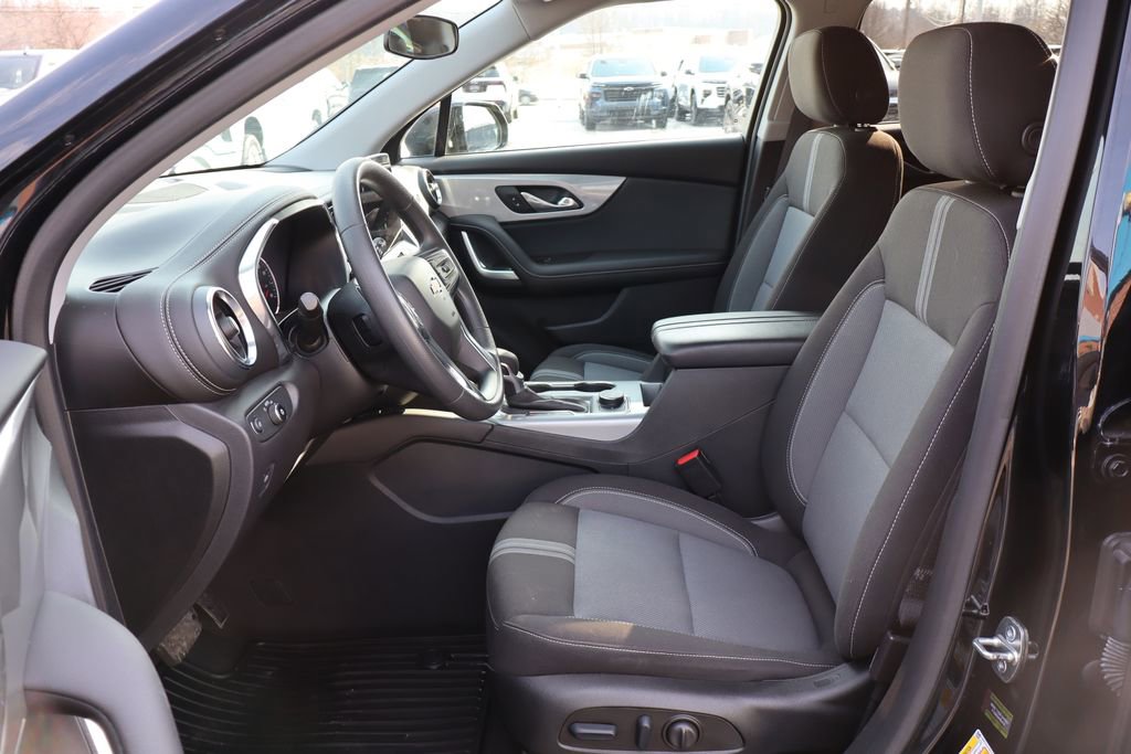Used 2023 Chevrolet Blazer LT w/ Midnight/Sport Edition image 9