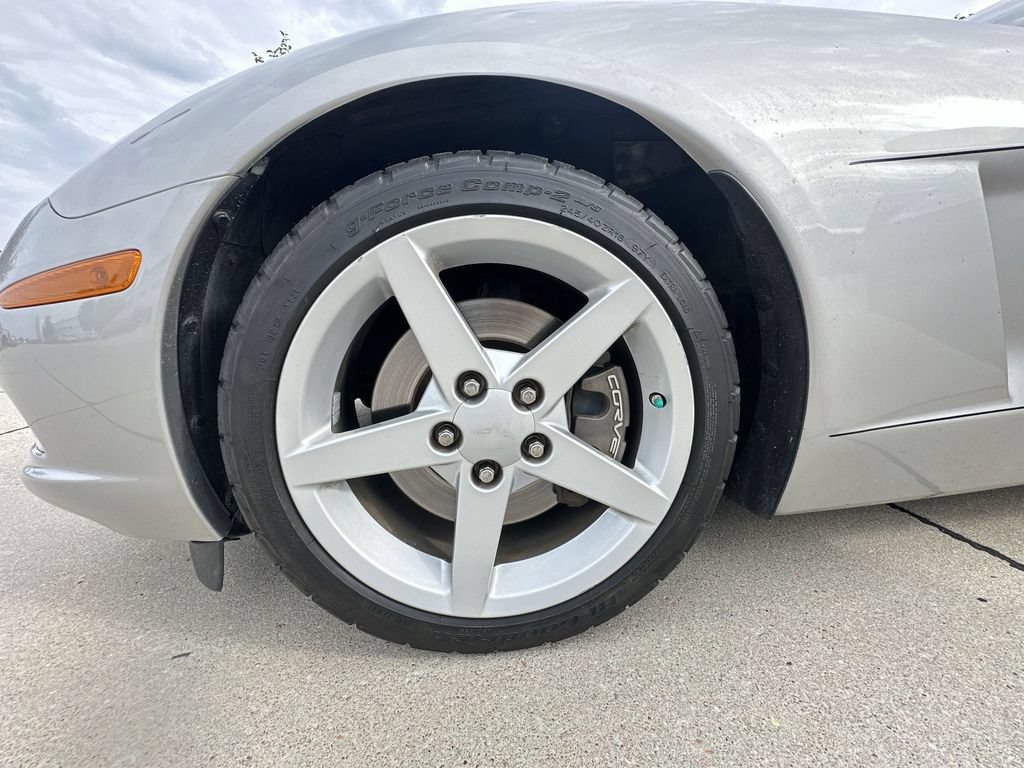 Used 2006 Chevrolet Corvette Coupe w/ Preferred Equipment Group RWD image 28