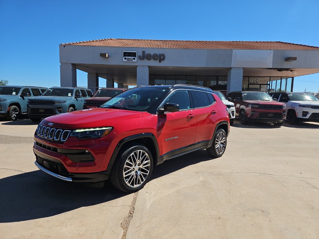 Used 2024 Jeep Compass Limited w/ Elite Group AWD/4WD image 1