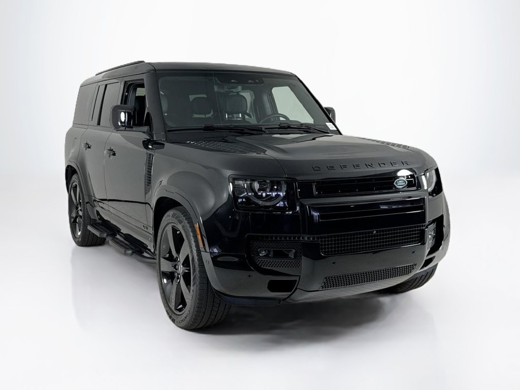 Used 2025 Land Rover Defender 130 V8 AWD/4WD image 7