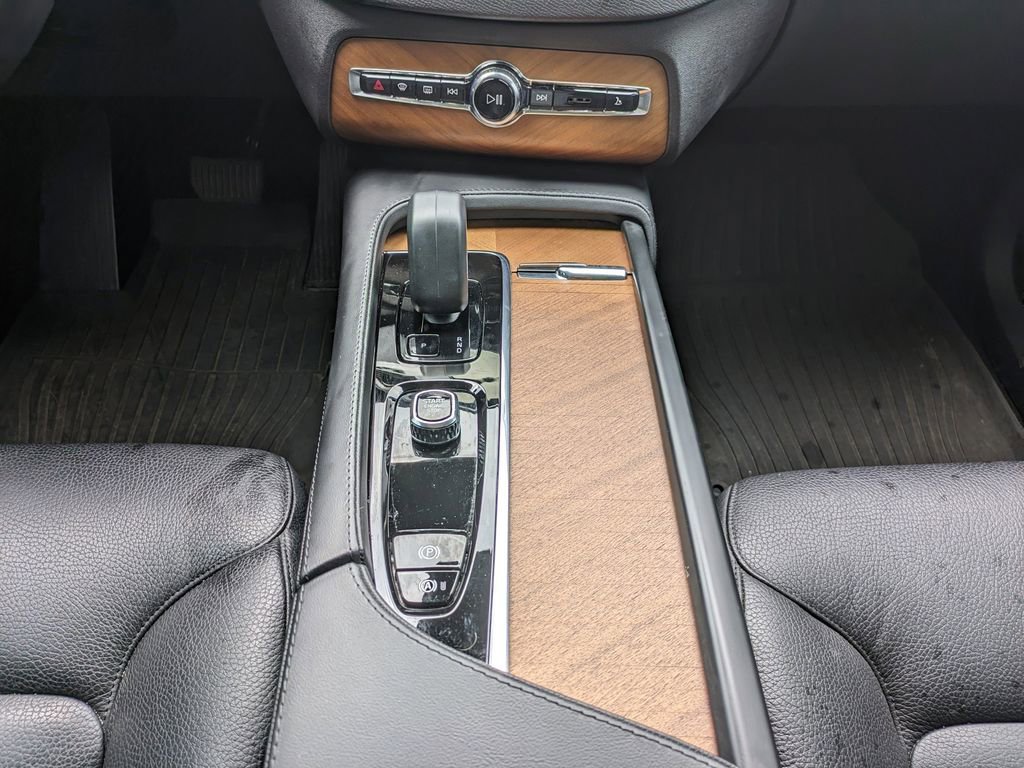 Certified 2023 Volvo XC90 T8 Plus w/ Protection Package Premier image 18