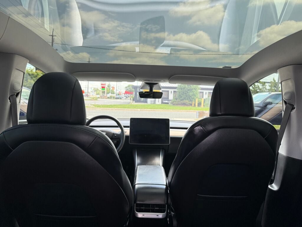 Used 2020 Tesla Model Y Long Range AWD/4WD image 29