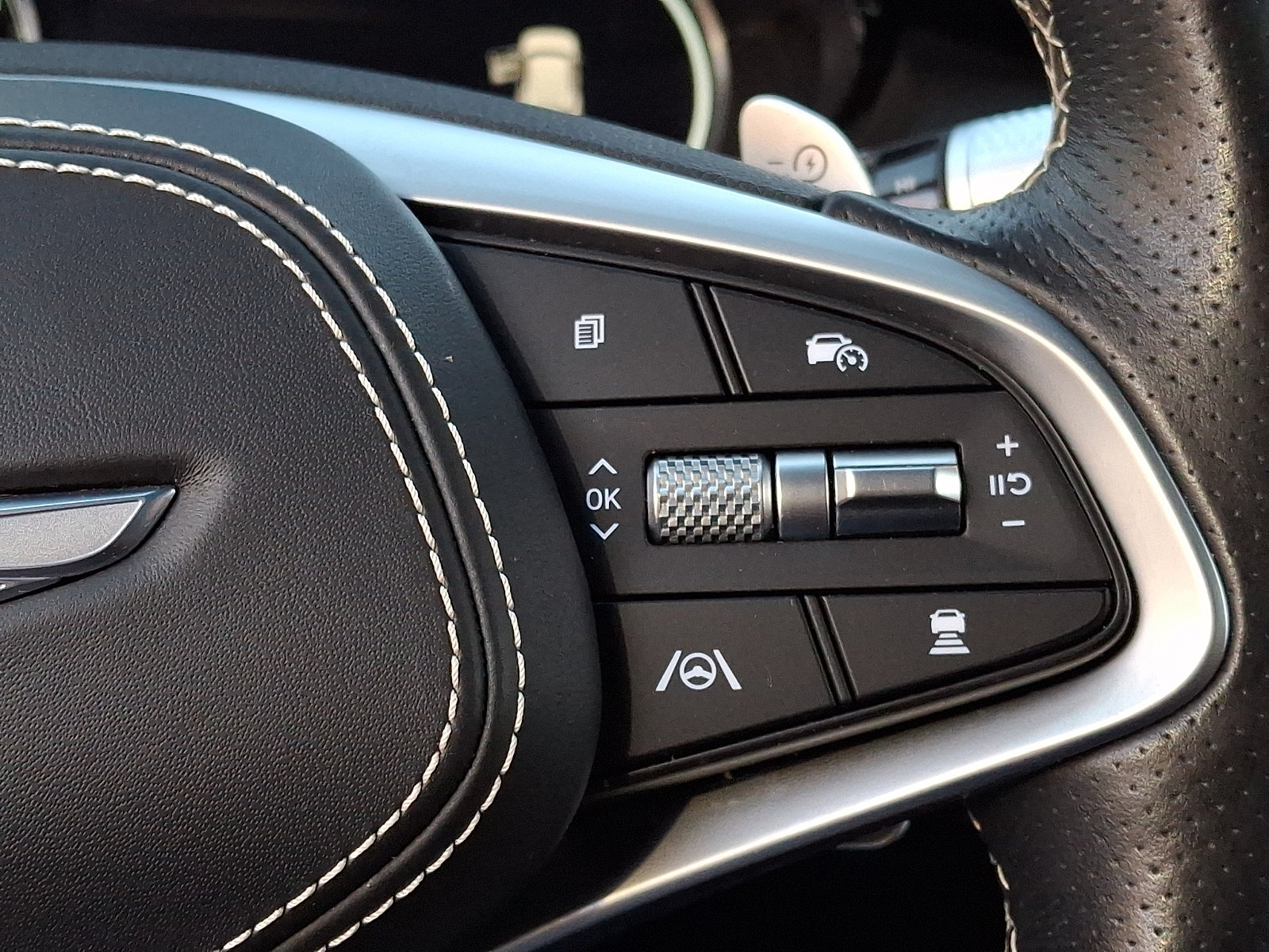 Certified 2023 Genesis Electrified GV70 AWD/4WD image 24