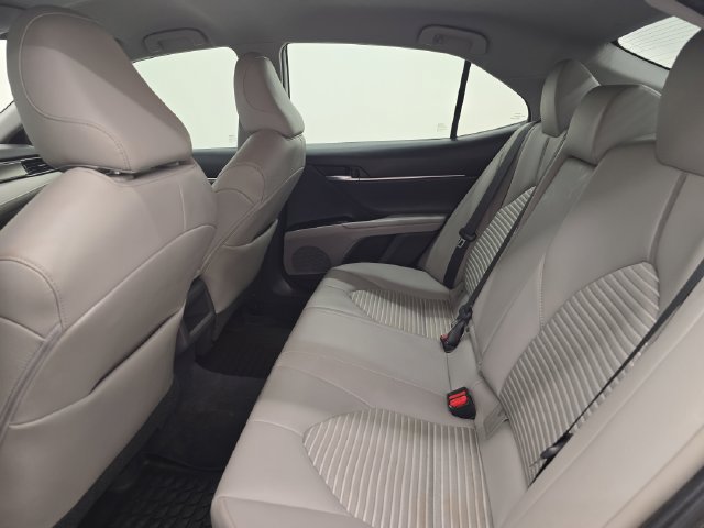 Used 2020 Toyota Camry SE FWD image 14