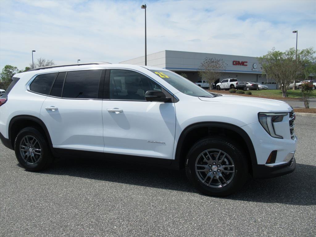 Used 2025 GMC Acadia Elevation image 2