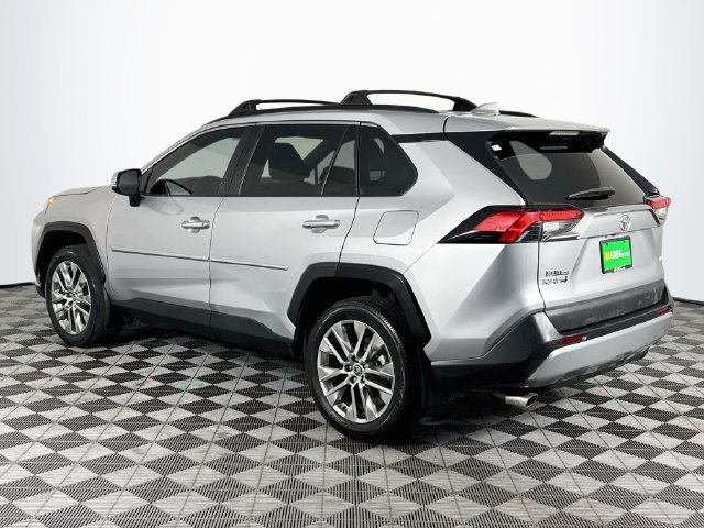 Used 2022 Toyota RAV4 Limited FWD image 6