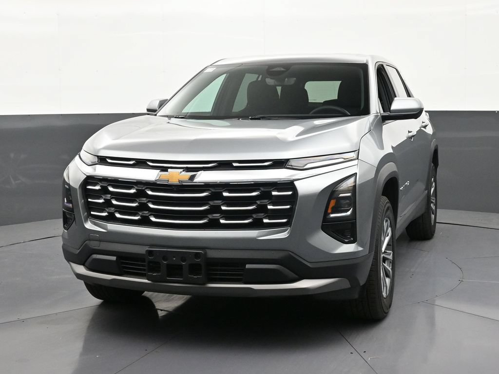 Used 2026 Chevrolet Equinox LT w/ Safety and Technology Package FWD image 8