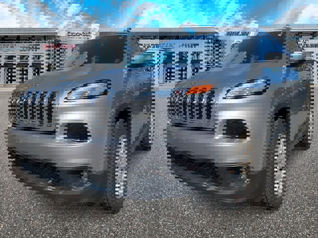 Used 2017 Jeep Cherokee Latitude image 4