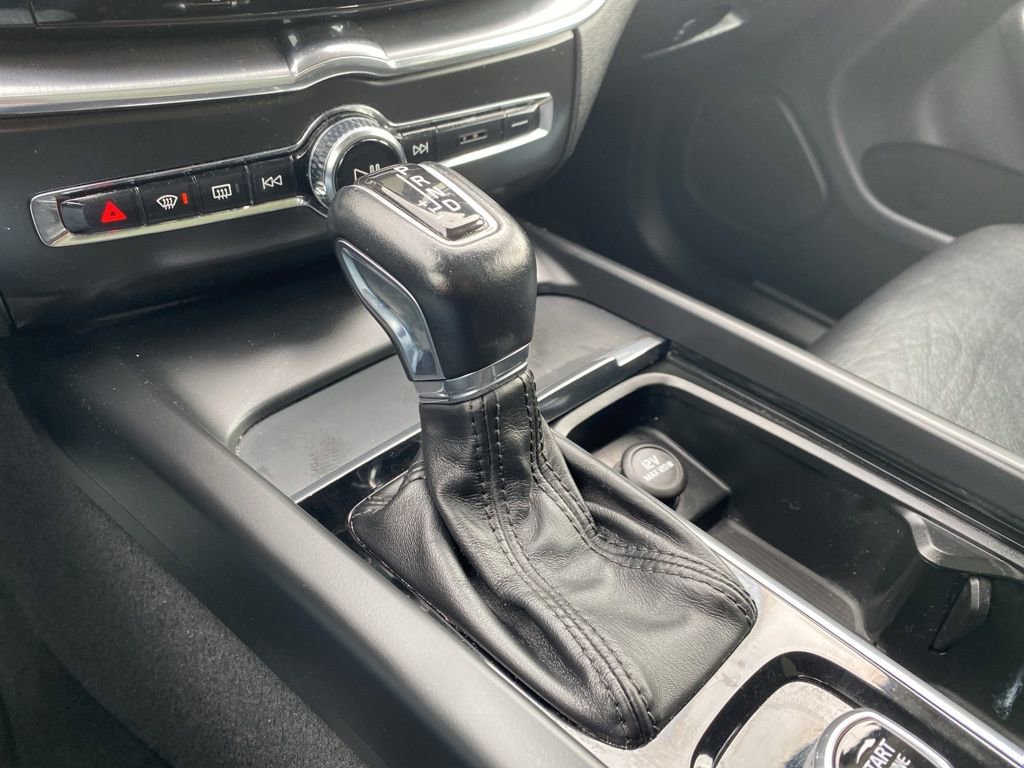 Used 2019 Volvo XC60 T6 Momentum w/ Premium Package image 20