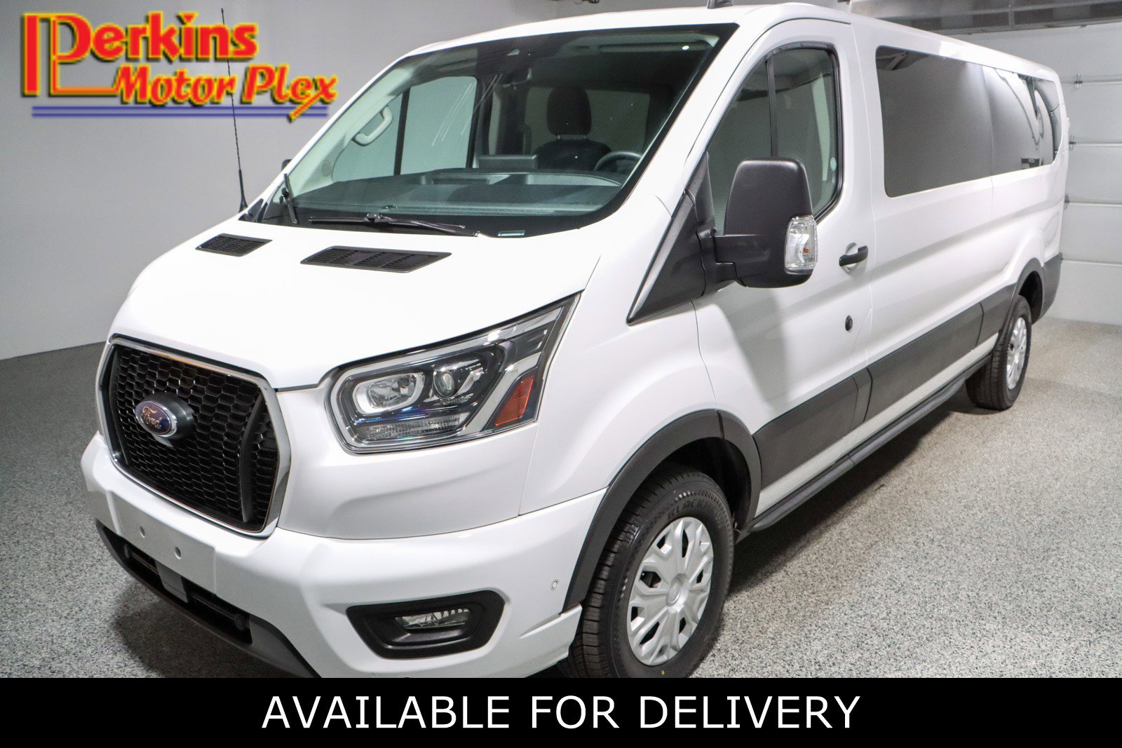 Used 2023 Ford Transit 350 XLT image 1