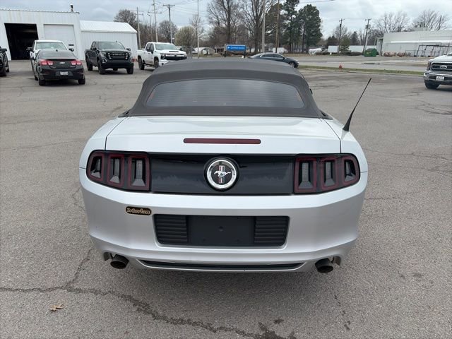 Used 2013 Ford Mustang Convertible image 5