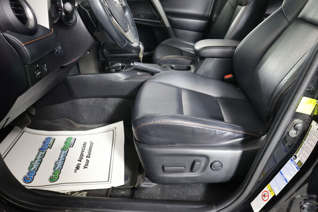 Used 2016 Toyota RAV4 SE image 13