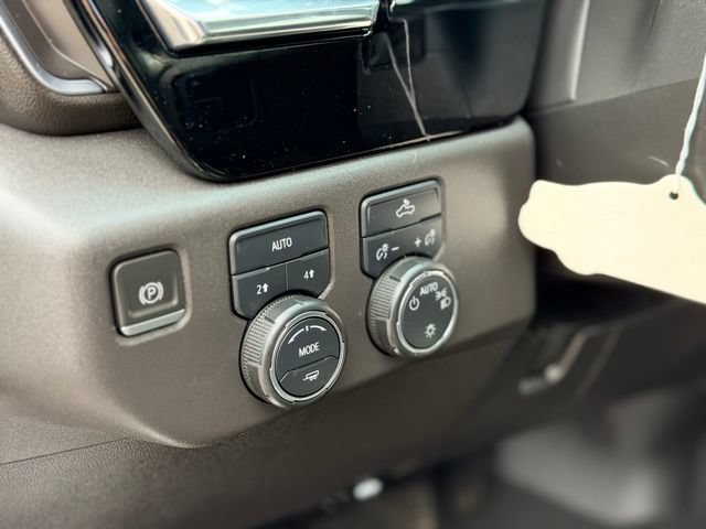 Used 2024 Chevrolet Silverado 1500 LT AWD/4WD image 9