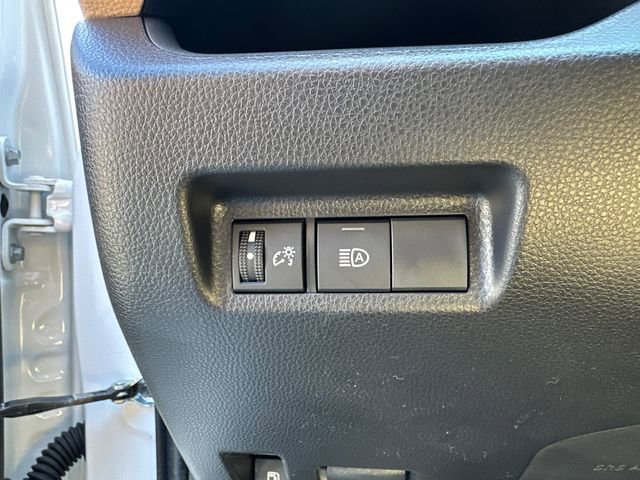 Used 2025 Toyota RAV4 LE image 31