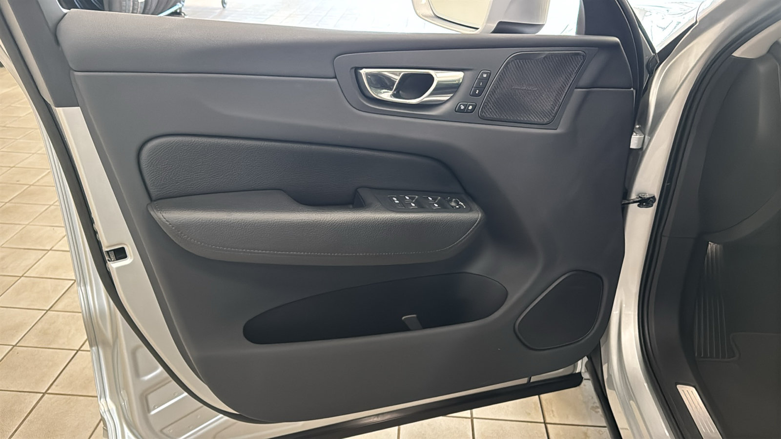 Used 2019 Volvo XC60 T5 Inscription w/ Protection Package Premier AWD/4WD image 21