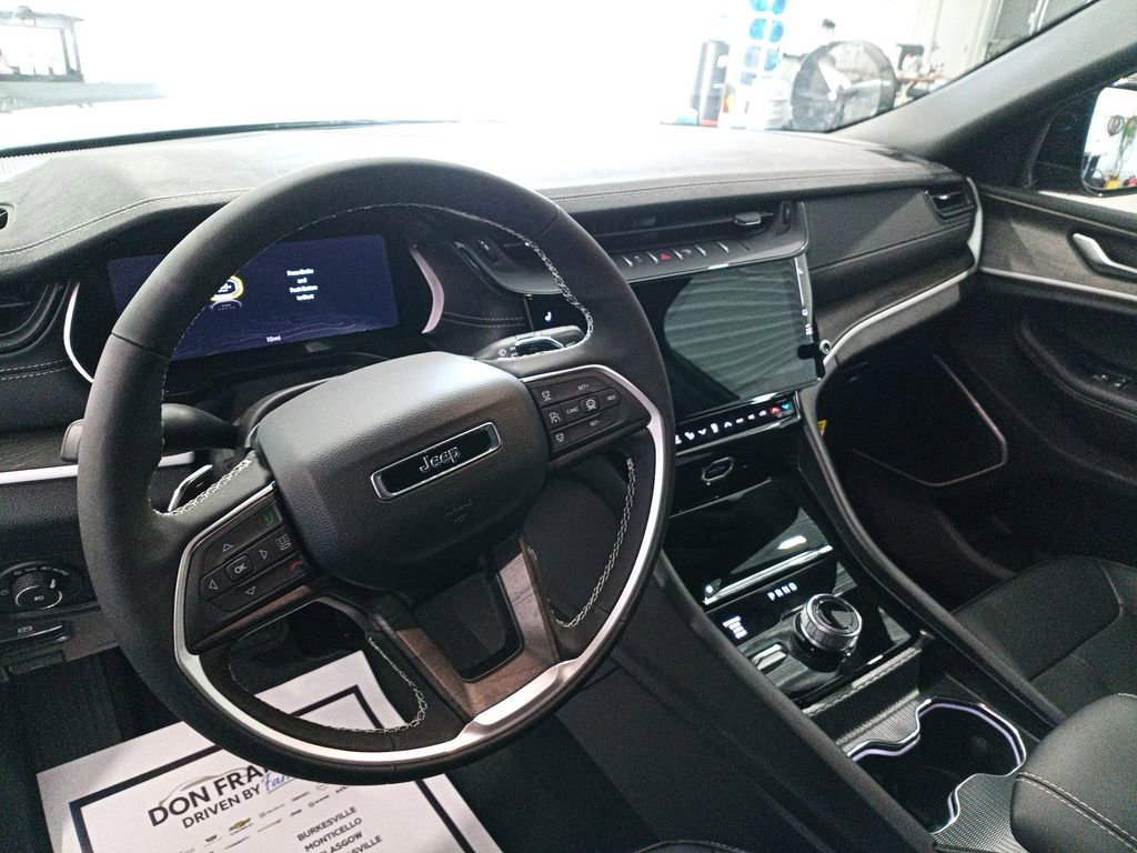 New 2026 Jeep Grand Cherokee Limited AWD/4WD image 10