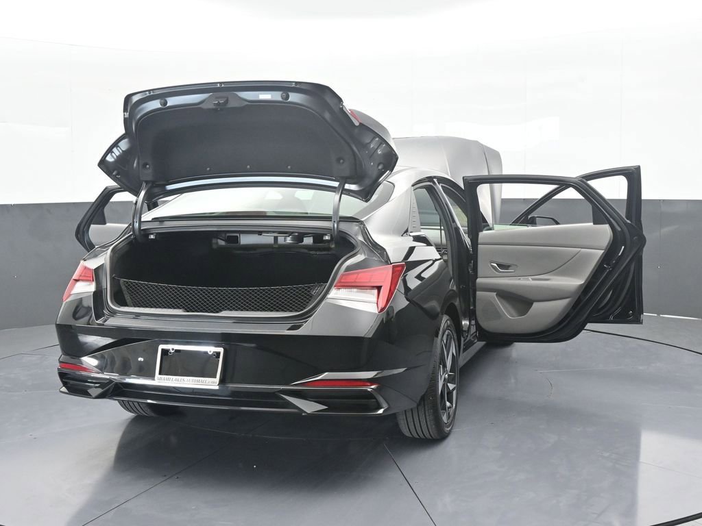 Used 2022 Hyundai Elantra SEL w/ Convenience + Premium Package image 73