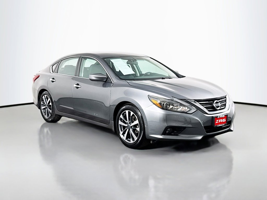 Used 2017 Nissan Altima 2.5 SR FWD image 7