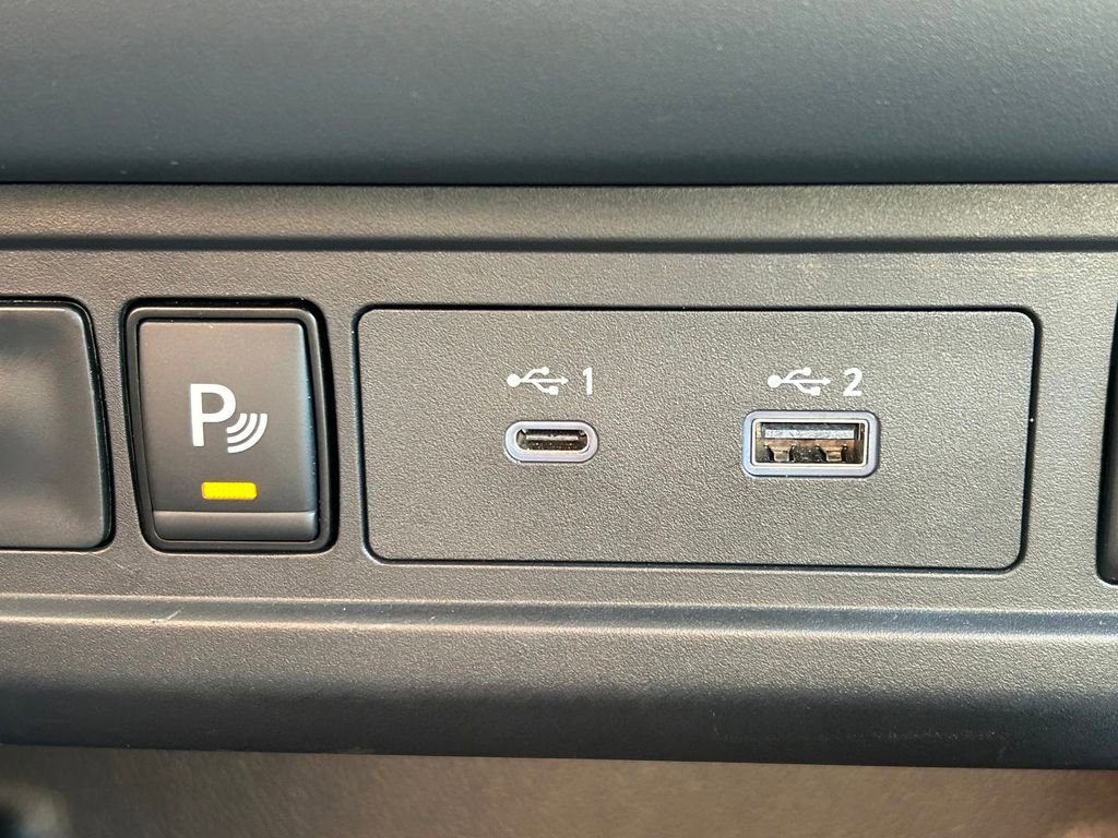 Used 2026 Nissan Frontier SV image 24