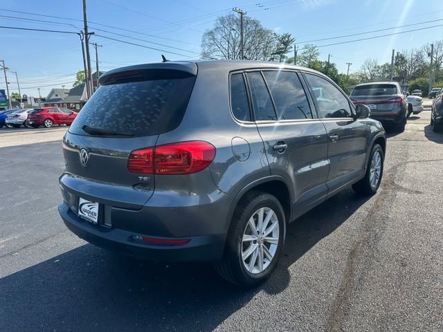 Used 2017 Volkswagen Tiguan Limited w/ Alloy Wheels Package image 8