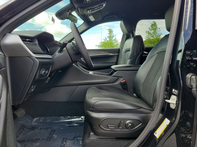 New 2026 Jeep Grand Cherokee Altitude RWD image 14