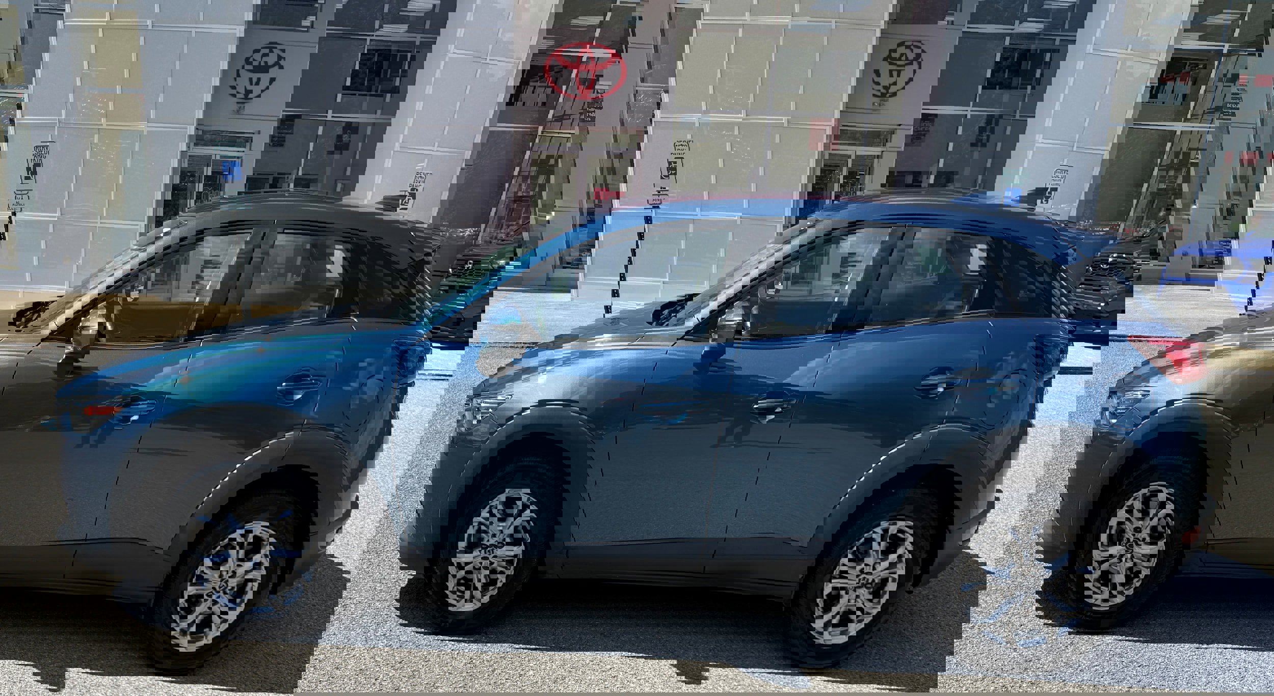 Used 2019 MAZDA CX-3 Touring image 2