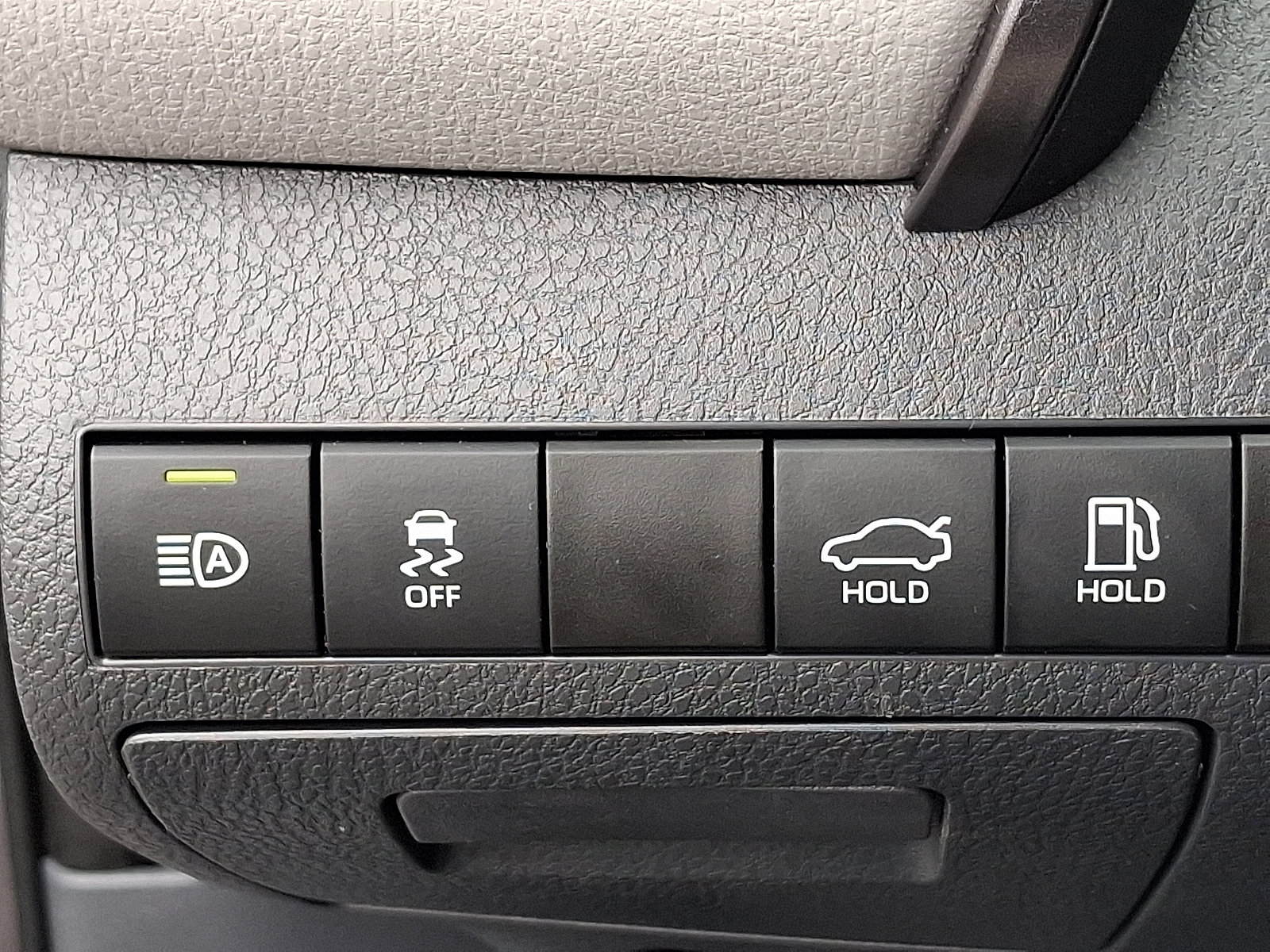 Certified 2023 Toyota Camry LE image 25