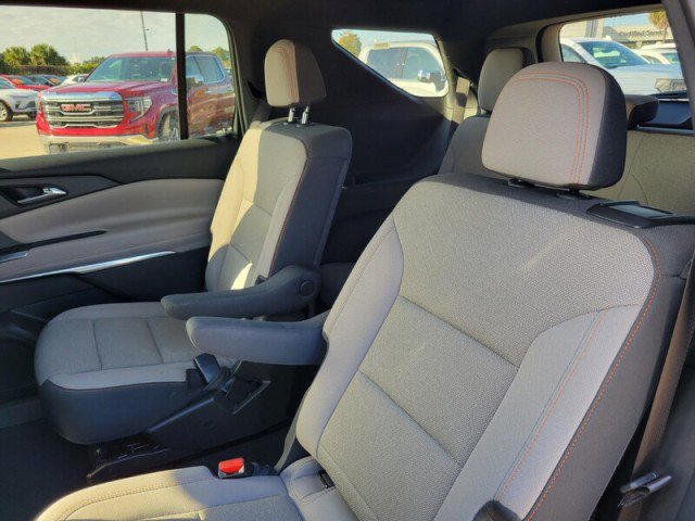 Certified 2025 Chevrolet Traverse LT image 28