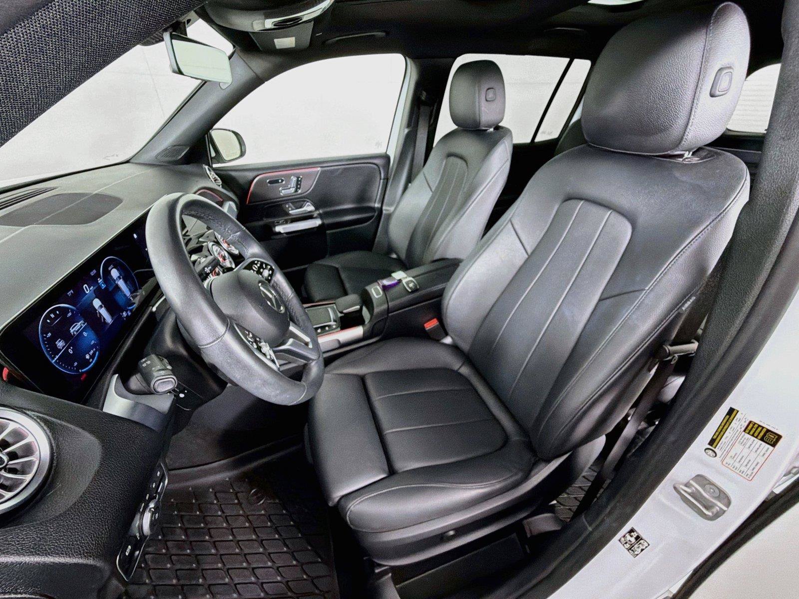 Used 2023 Mercedes-Benz GLB 250 4MATIC image 2