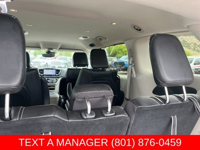 Used 2024 Chrysler Pacifica Limited FWD image 12