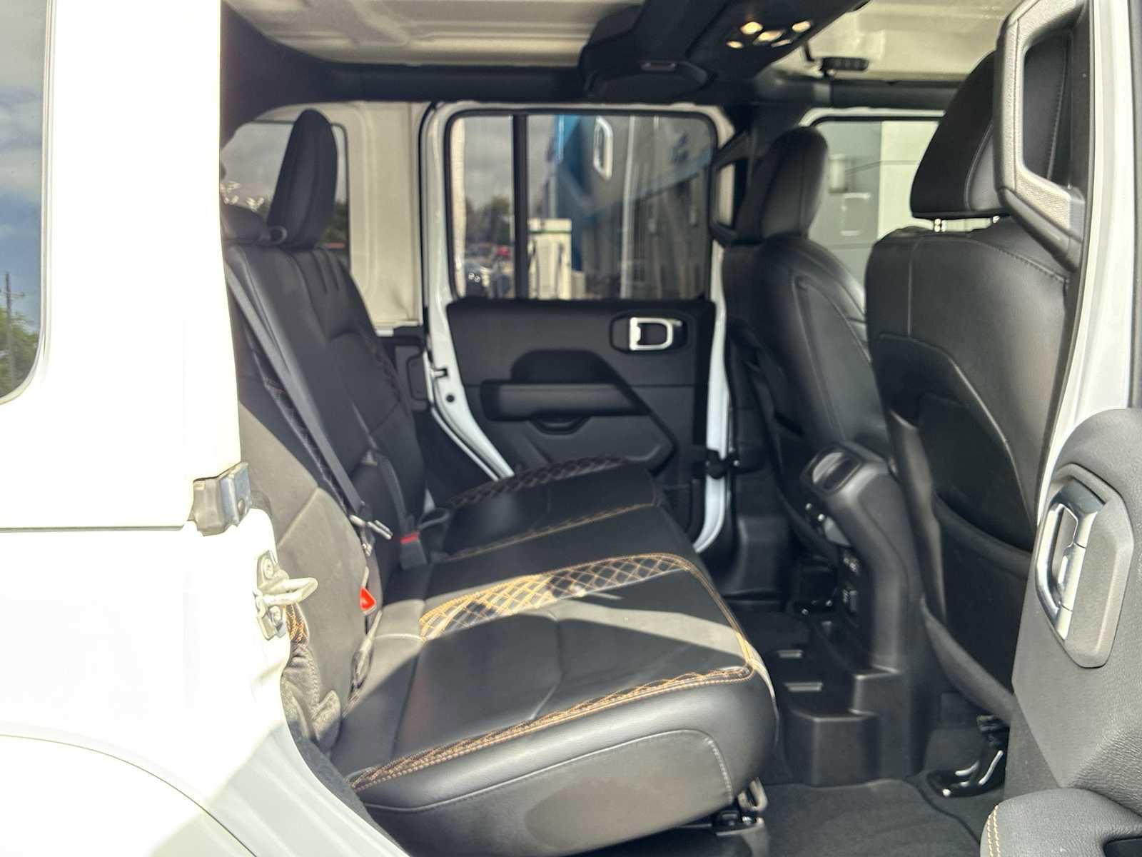 Used 2022 Jeep Wrangler Unlimited Sahara image 27