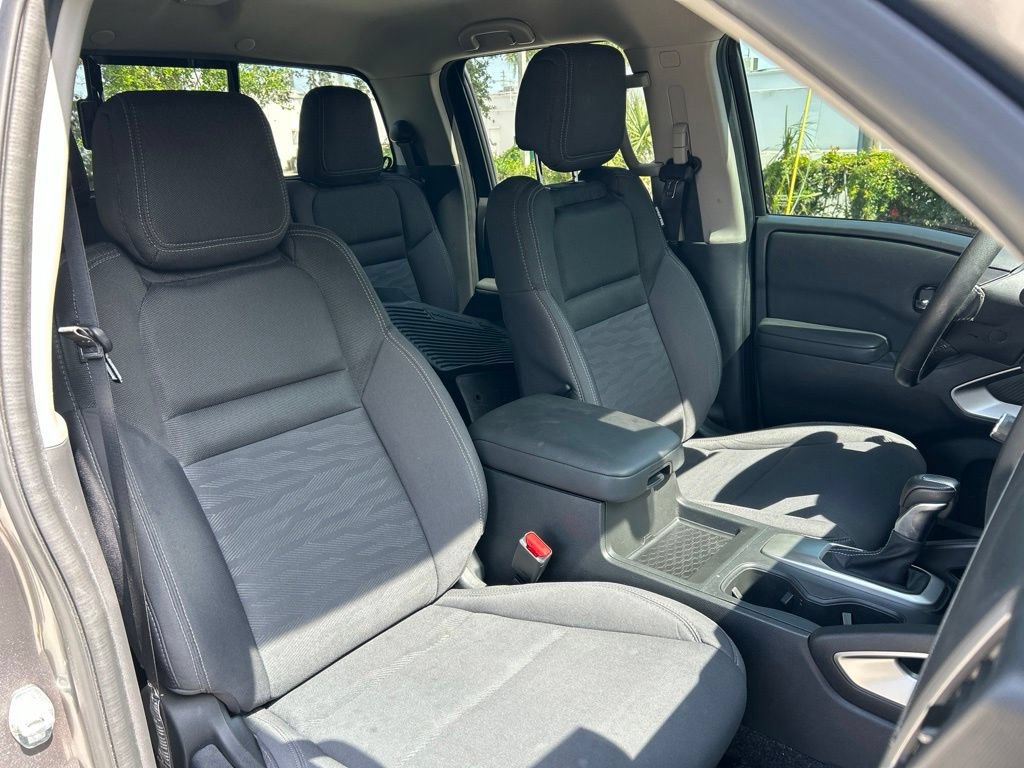 Certified 2024 Nissan Frontier SV w/ SV Convenience Package RWD image 44