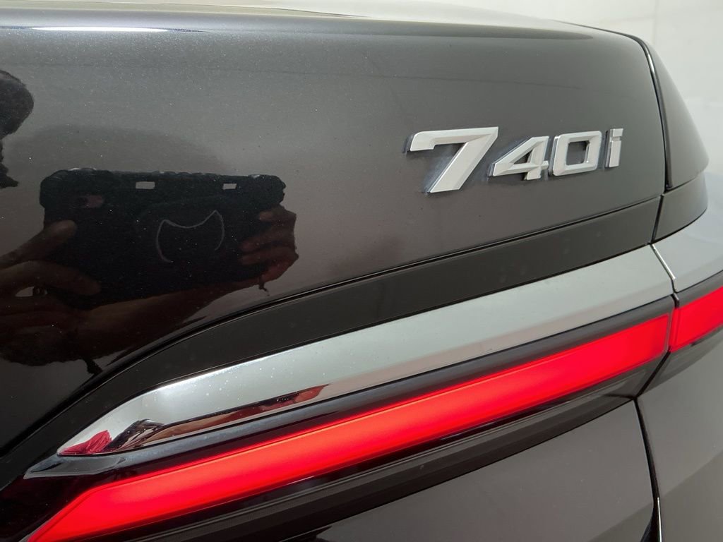 Certified 2023 BMW 740i image 32