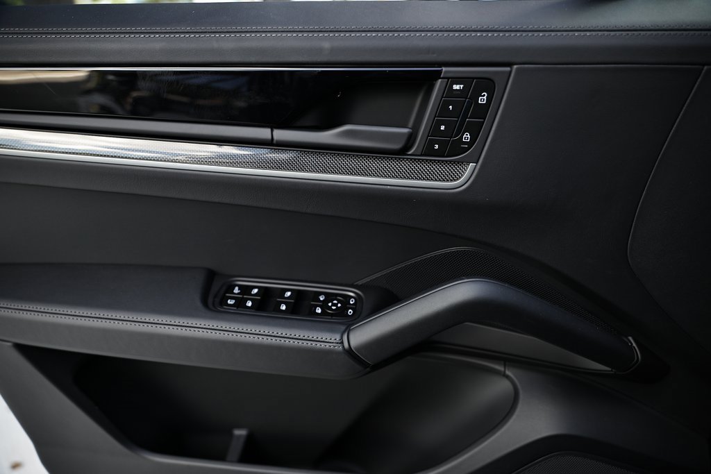New 2026 Porsche Cayenne Turbo image 18