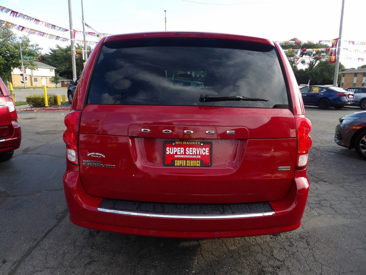 Used 2013 Dodge Grand Caravan SXT w/ Rear Park Assist Pkg image 4