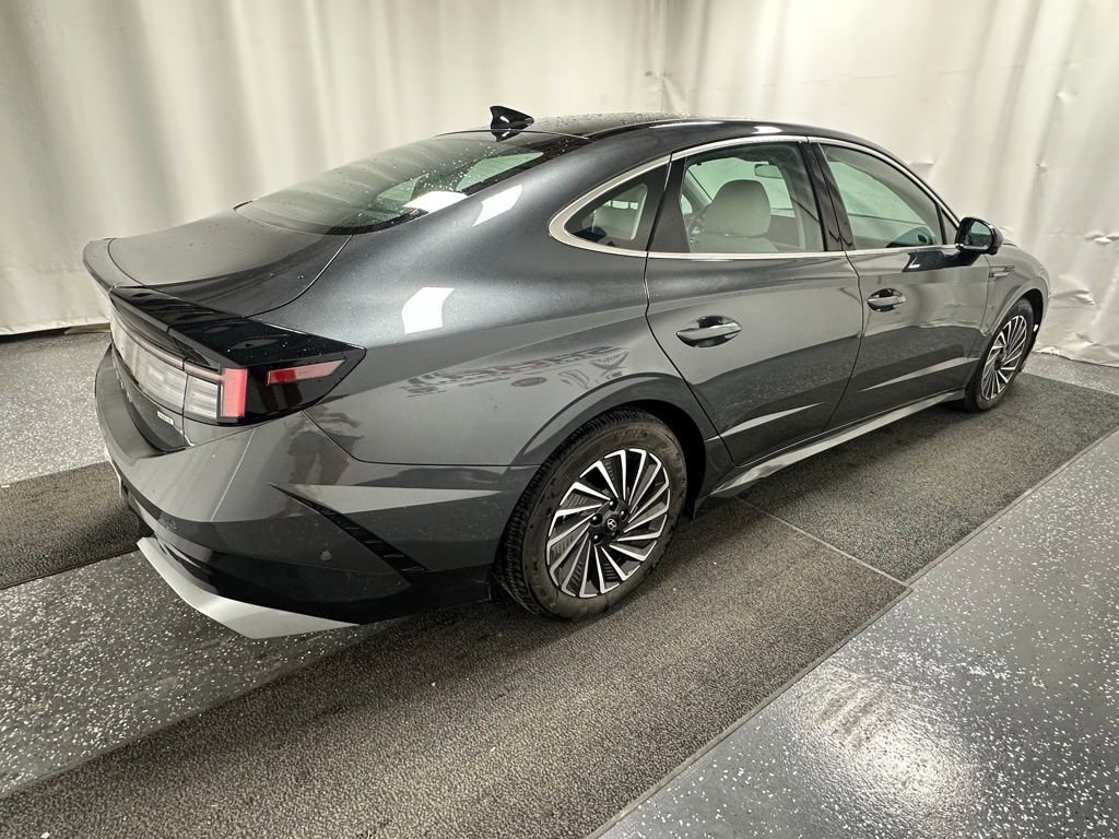 Used 2025 Hyundai Sonata Limited image 5