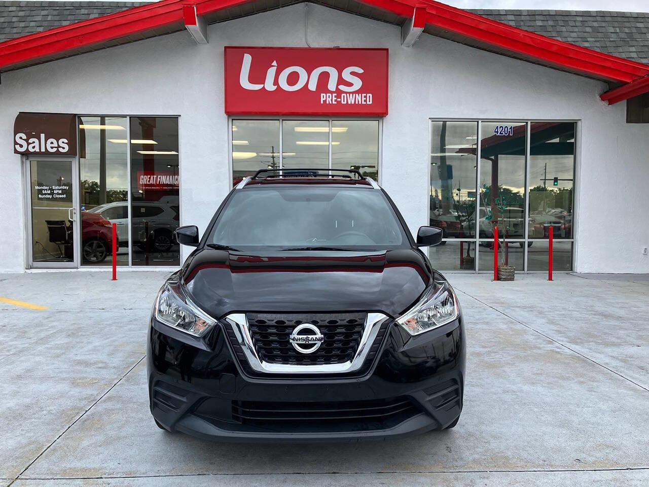 Used 2019 Nissan Kicks SV w/ Exterior Package FWD image 1