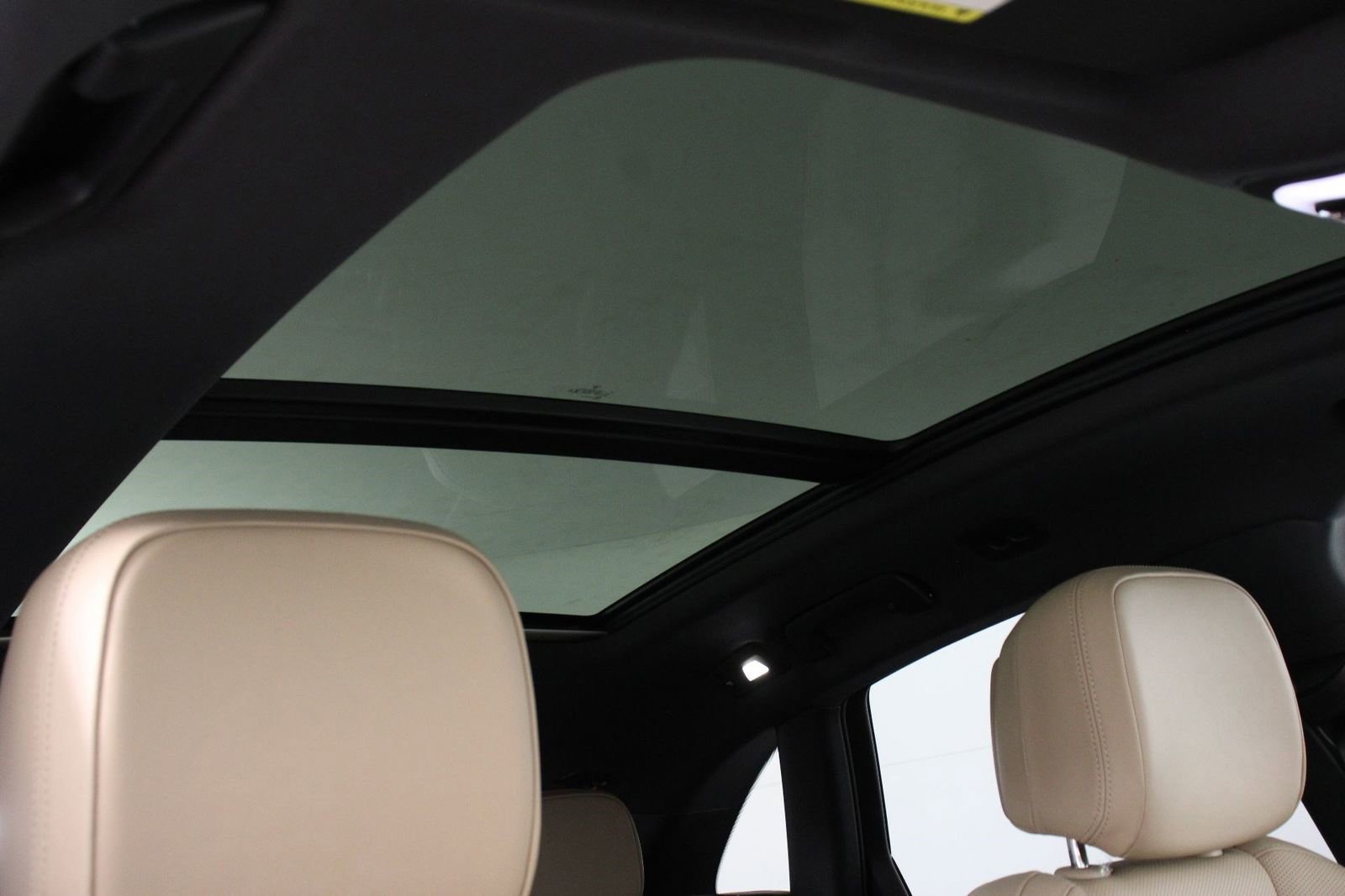 Certified 2025 Porsche Macan image 25