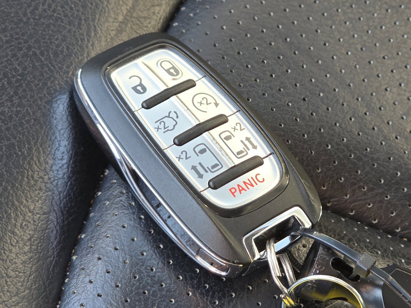 Used 2019 Chrysler Pacifica Touring-L Plus w/ Advanced Safetytec Group image 39