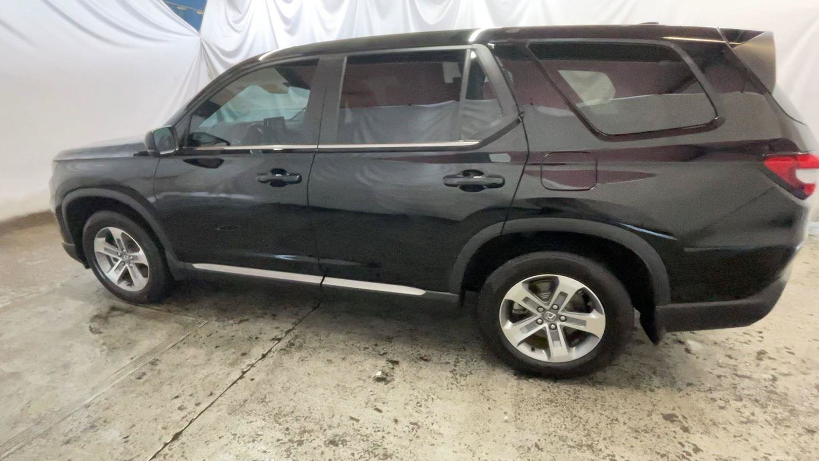 Certified 2025 Honda Pilot EX-L image 11