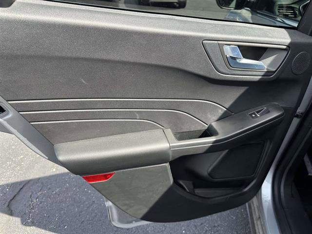 Used 2023 Ford Escape Platinum w/ Premium Technology Package AWD/4WD image 11