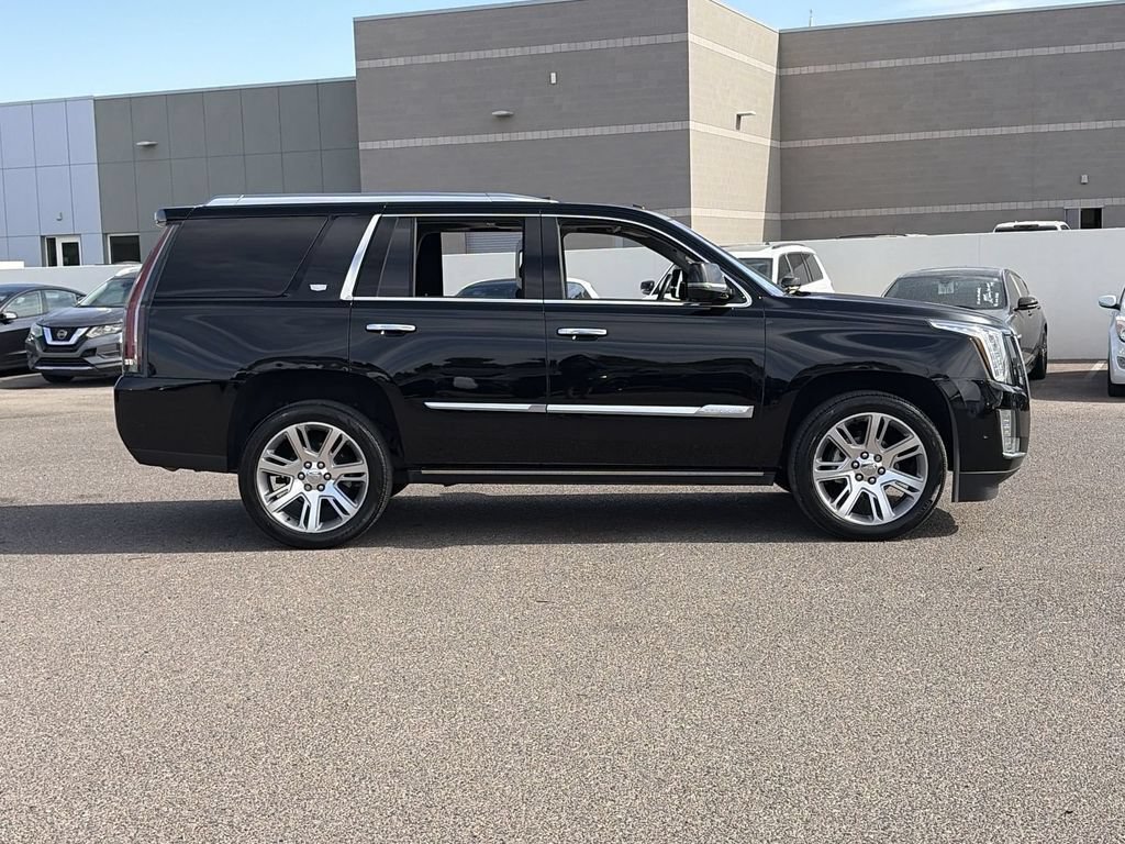 Used 2017 Cadillac Escalade Premium Luxury AWD/4WD image 6