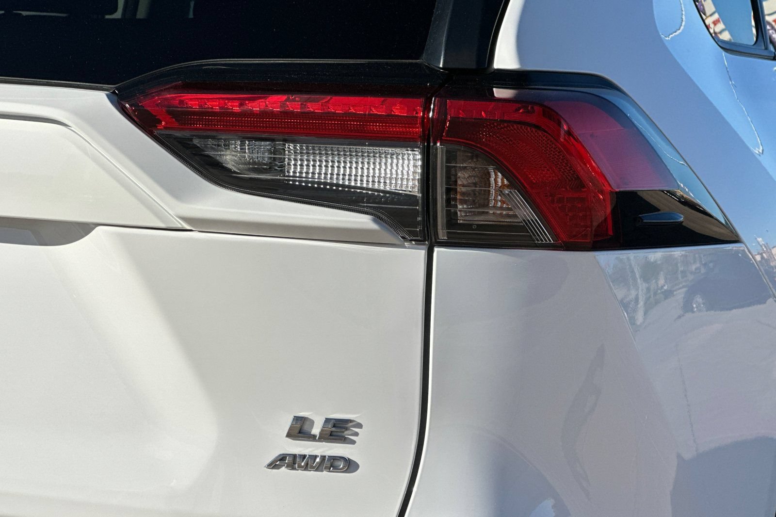 Used 2024 Toyota RAV4 LE AWD/4WD image 32