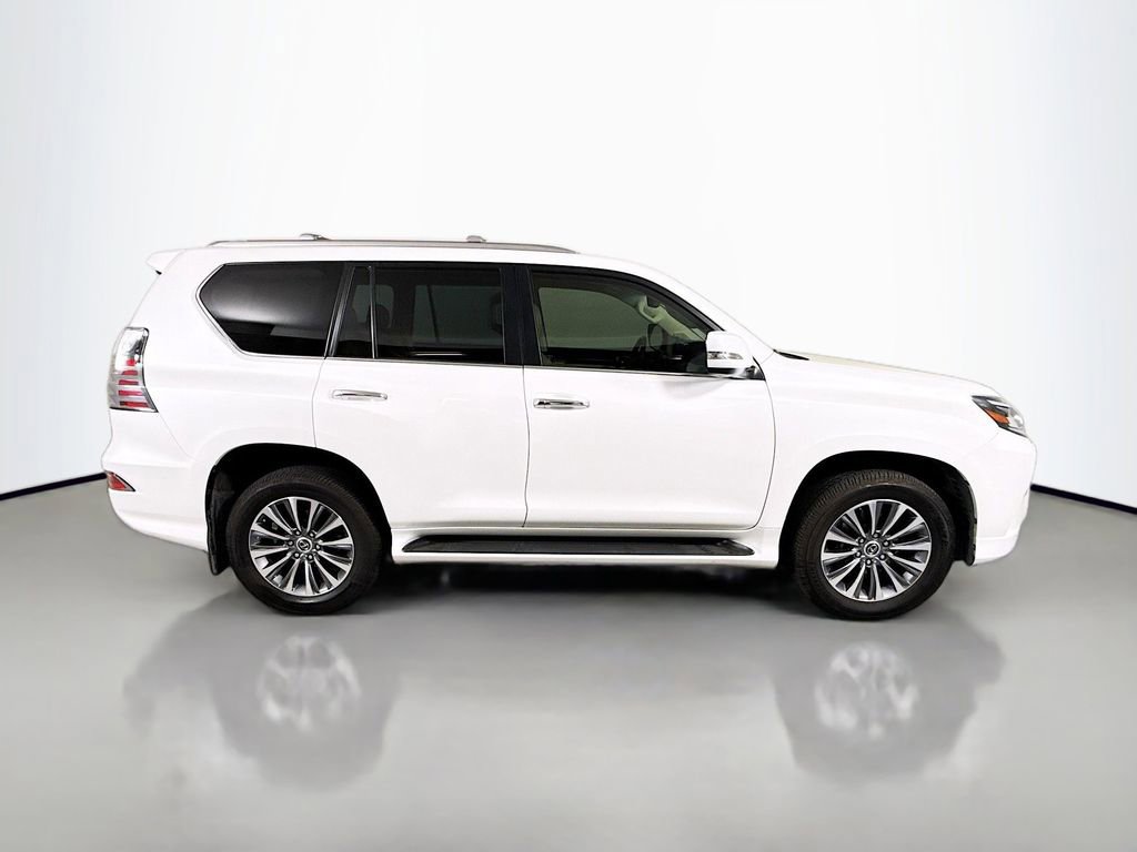 Used 2023 Lexus GX 460 Luxury w/ Accessory Package image 4